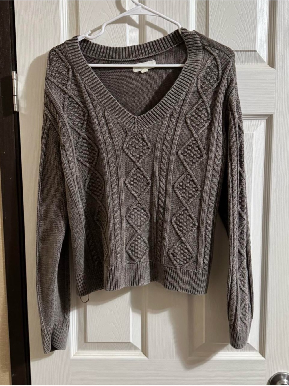Classic Cable V-Neck Sweater - Gray